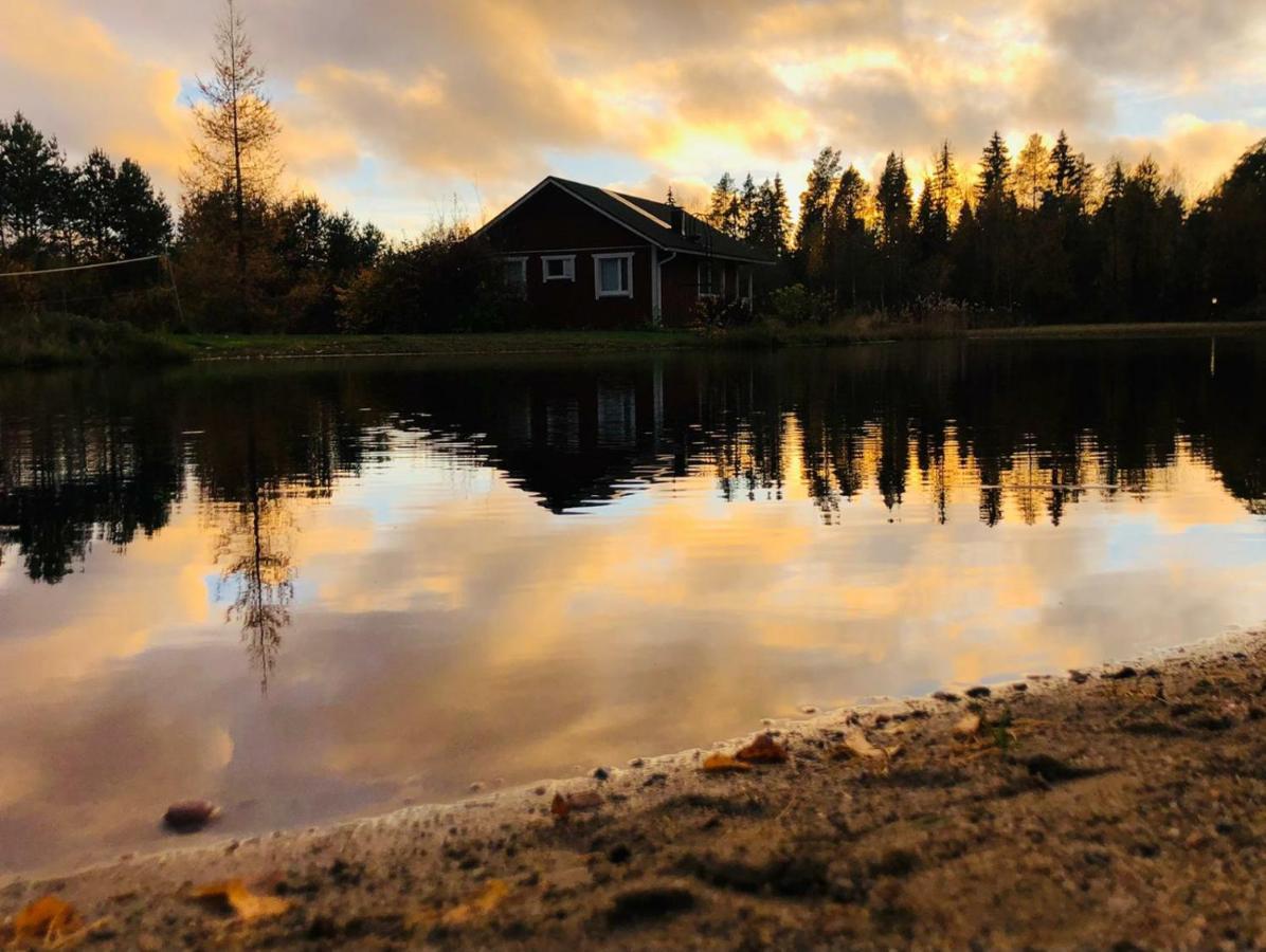 Hannunluhdan Lomamoekit Karijoki Exteriér fotografie